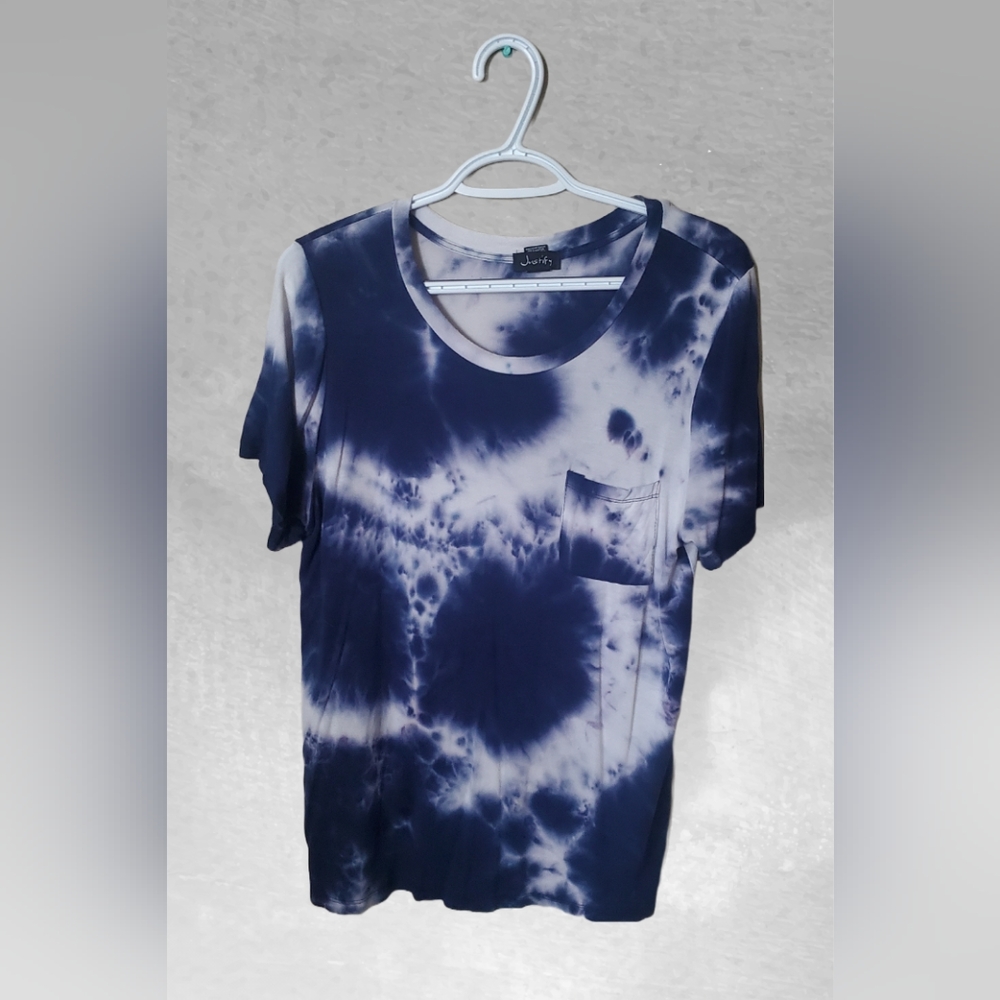 Blue tiedye shirt